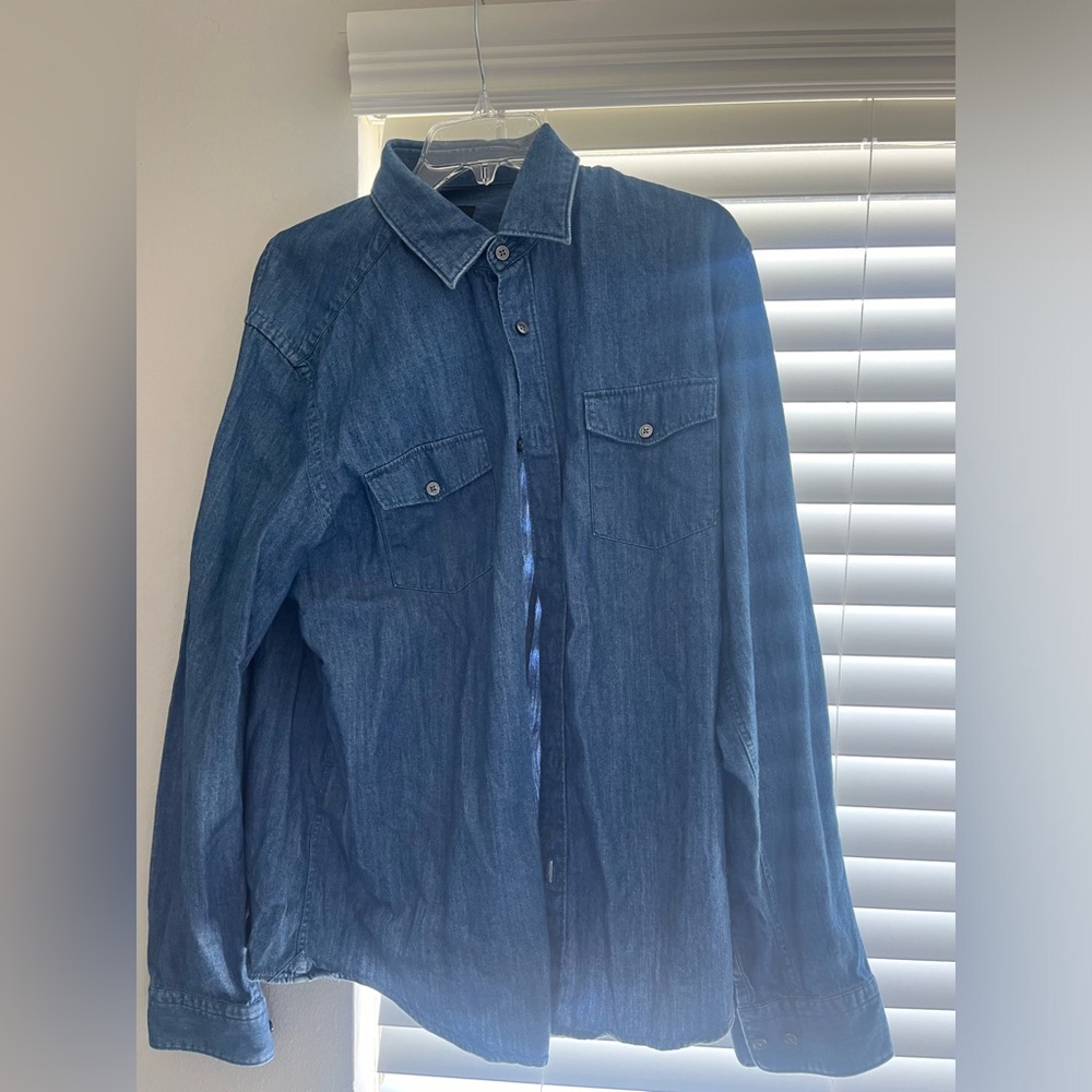 Hugo Boss Men Button Up , Size Large Regular Fit - image 1